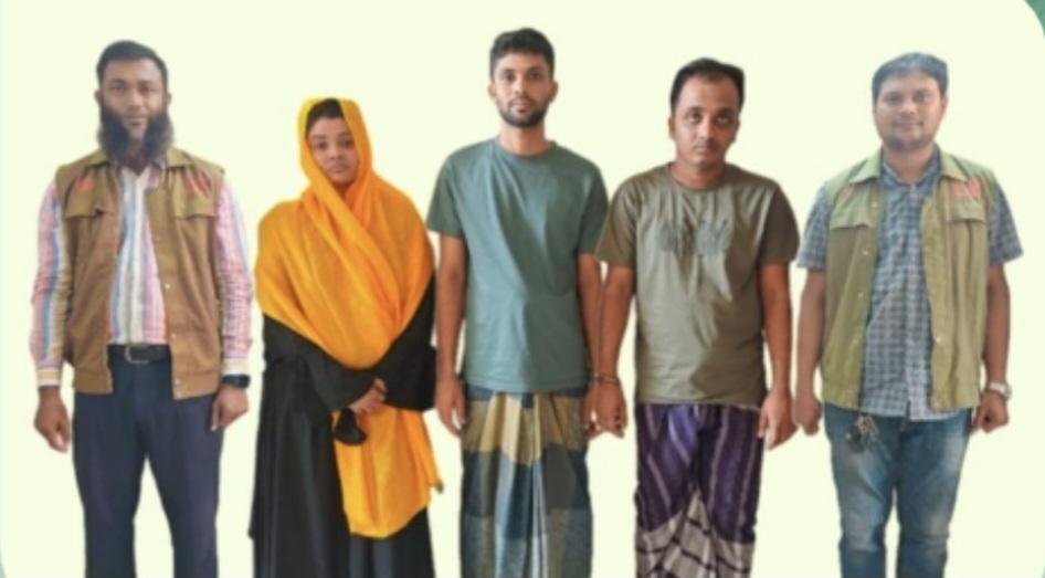 বরগুনায় আন্তঃজেলা বিকাশ প্রতারক চক্রের তিন সদস্য গ্রেফতার